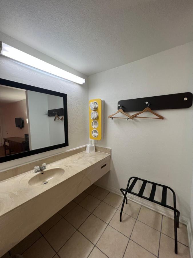 Motel 6 Lake Charles, La מראה חיצוני תמונה